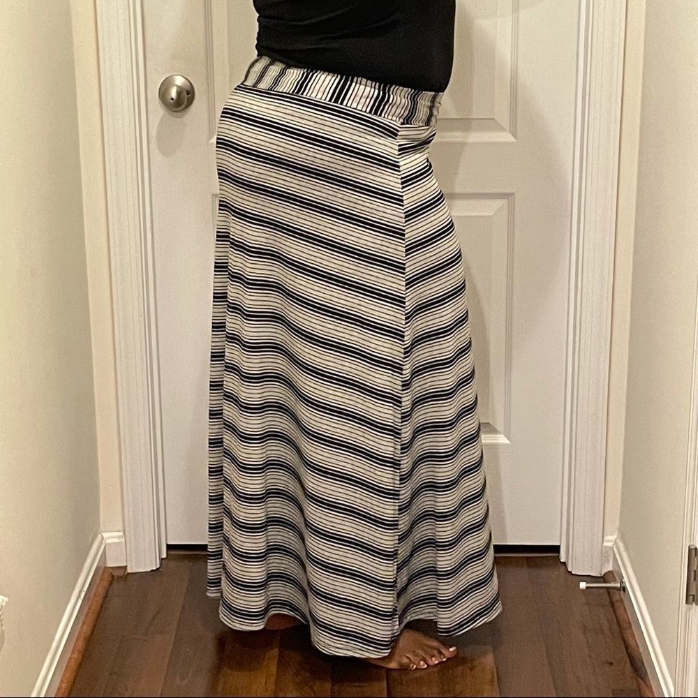 Roz & Ali Skirt - Picture 3 of 3